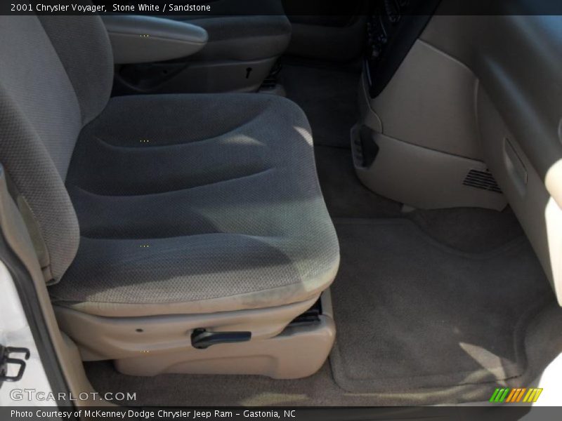 Stone White / Sandstone 2001 Chrysler Voyager
