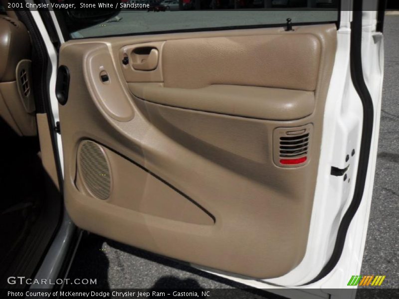 Stone White / Sandstone 2001 Chrysler Voyager