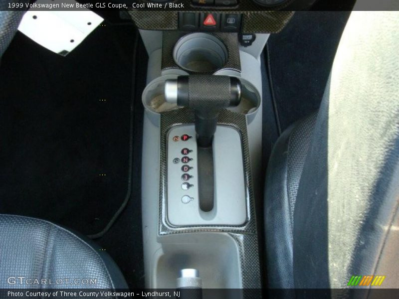 Cool White / Black 1999 Volkswagen New Beetle GLS Coupe