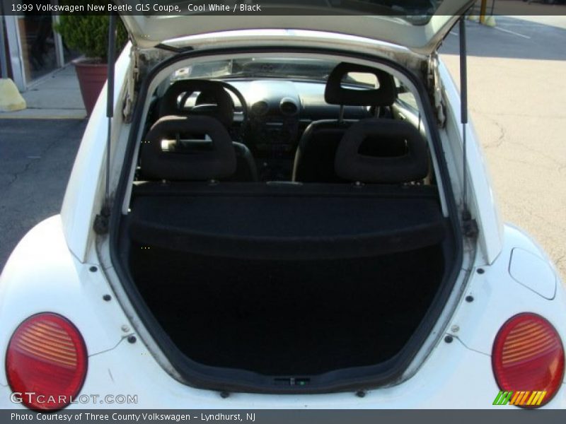 Cool White / Black 1999 Volkswagen New Beetle GLS Coupe
