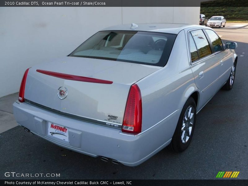 Ocean Pearl Tri-coat / Shale/Cocoa 2010 Cadillac DTS