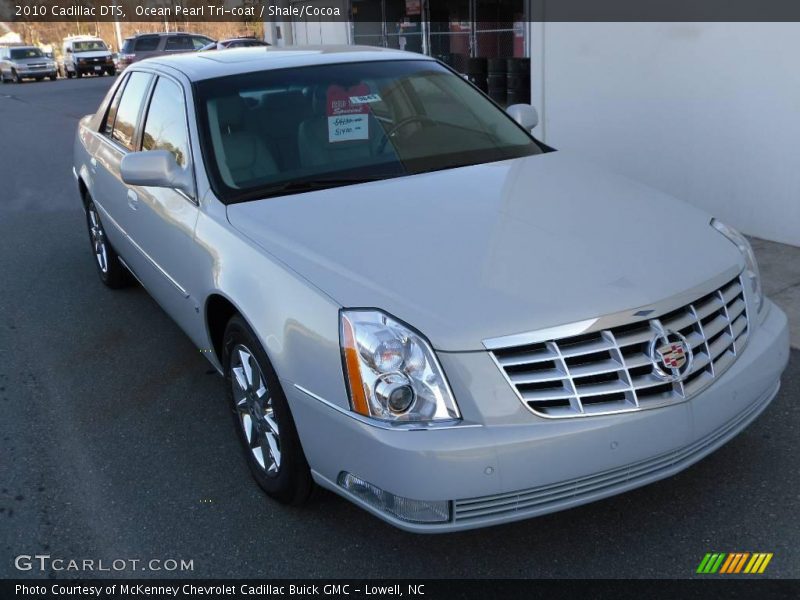 Ocean Pearl Tri-coat / Shale/Cocoa 2010 Cadillac DTS