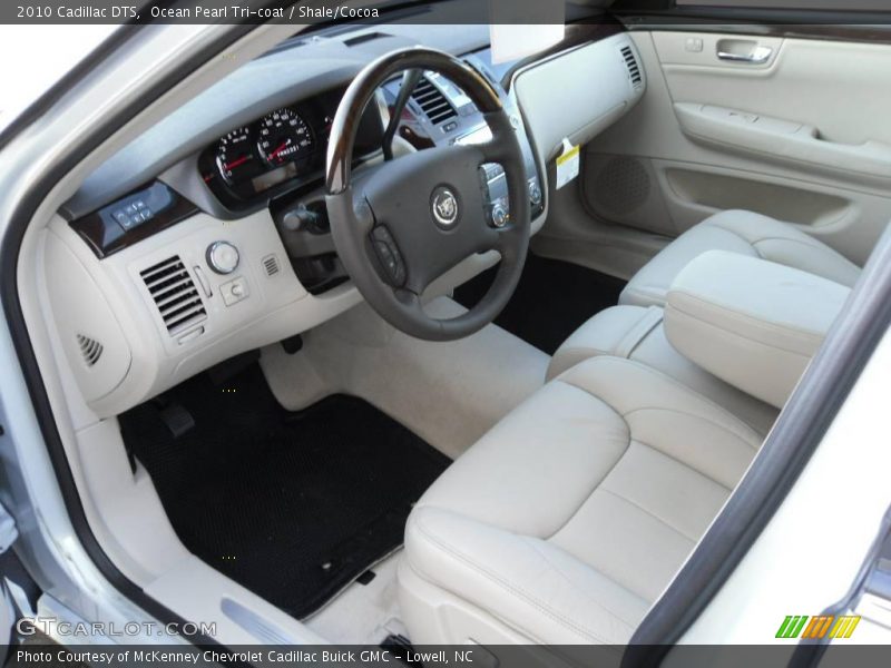 Ocean Pearl Tri-coat / Shale/Cocoa 2010 Cadillac DTS
