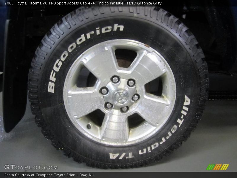 Indigo Ink Blue Pearl / Graphite Gray 2005 Toyota Tacoma V6 TRD Sport Access Cab 4x4