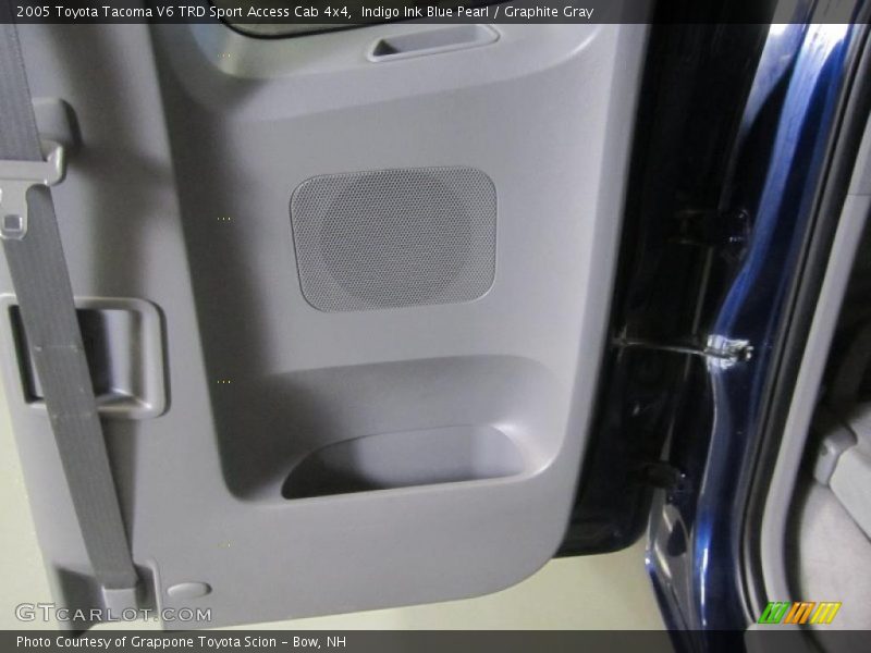Indigo Ink Blue Pearl / Graphite Gray 2005 Toyota Tacoma V6 TRD Sport Access Cab 4x4