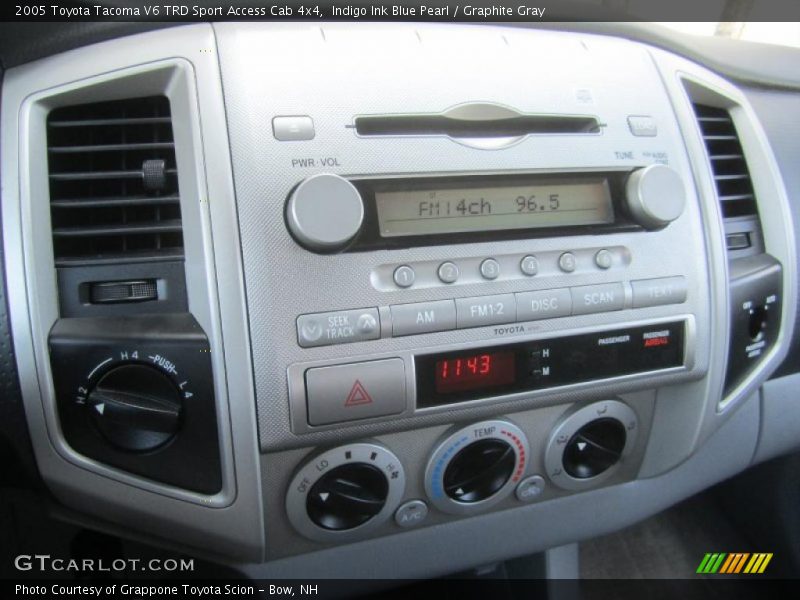 Indigo Ink Blue Pearl / Graphite Gray 2005 Toyota Tacoma V6 TRD Sport Access Cab 4x4