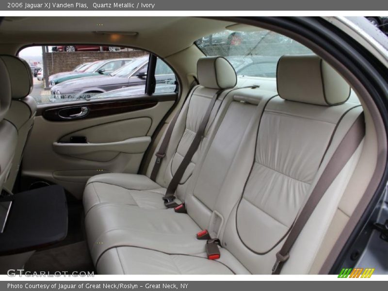  2006 XJ Vanden Plas Ivory Interior