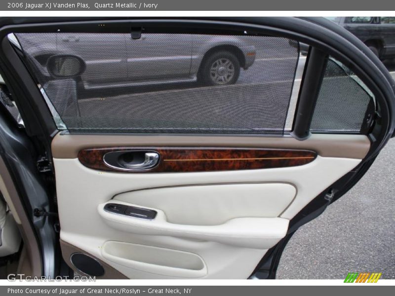 Quartz Metallic / Ivory 2006 Jaguar XJ Vanden Plas