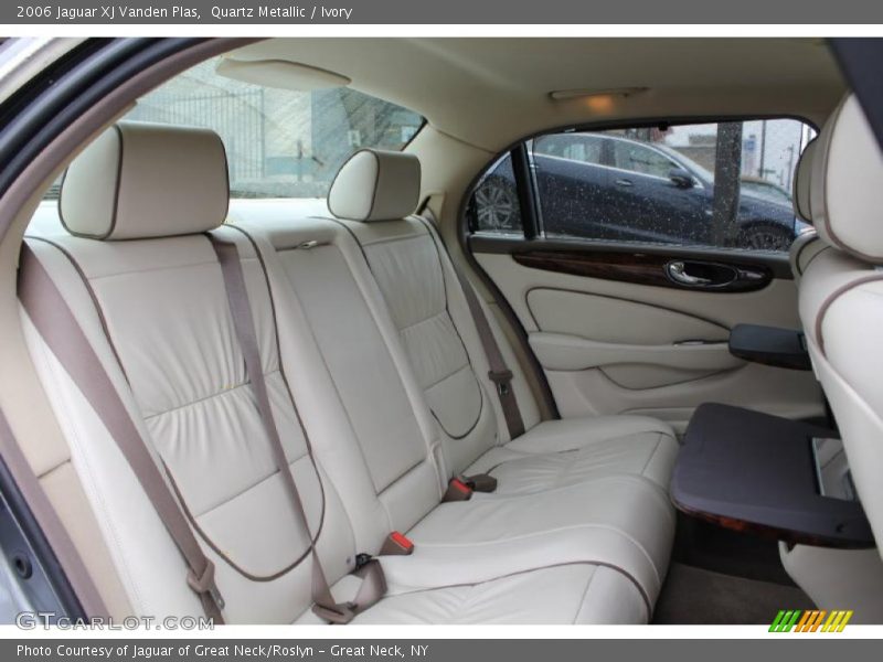  2006 XJ Vanden Plas Ivory Interior