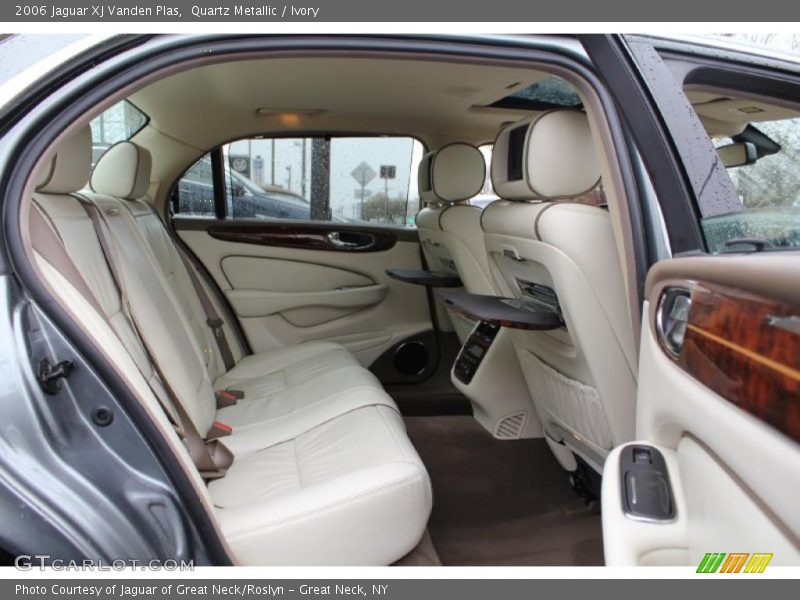  2006 XJ Vanden Plas Ivory Interior