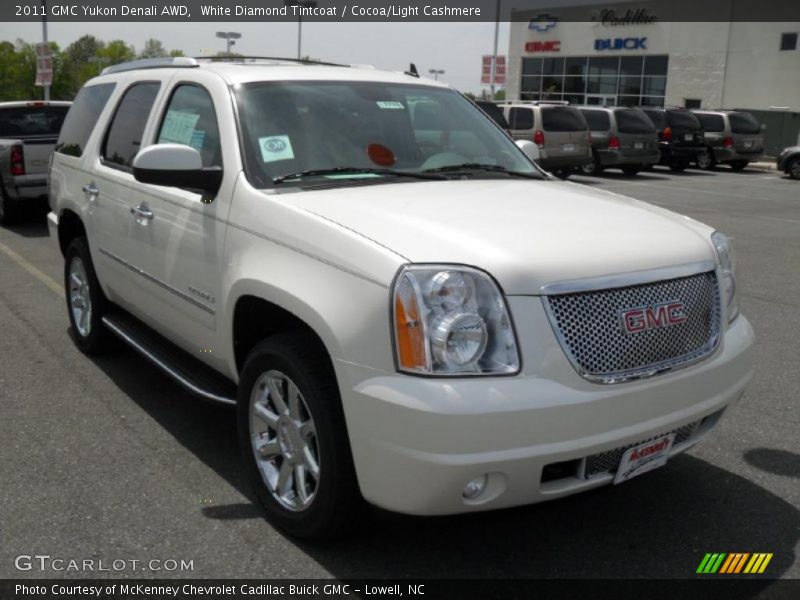 White Diamond Tintcoat / Cocoa/Light Cashmere 2011 GMC Yukon Denali AWD