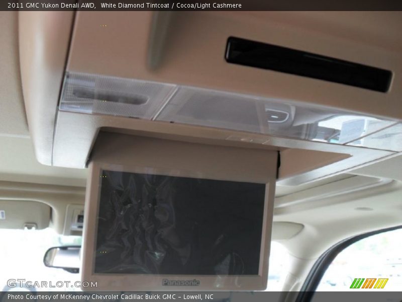 White Diamond Tintcoat / Cocoa/Light Cashmere 2011 GMC Yukon Denali AWD