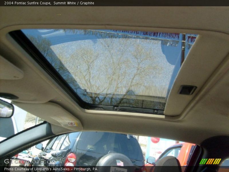 Summit White / Graphite 2004 Pontiac Sunfire Coupe