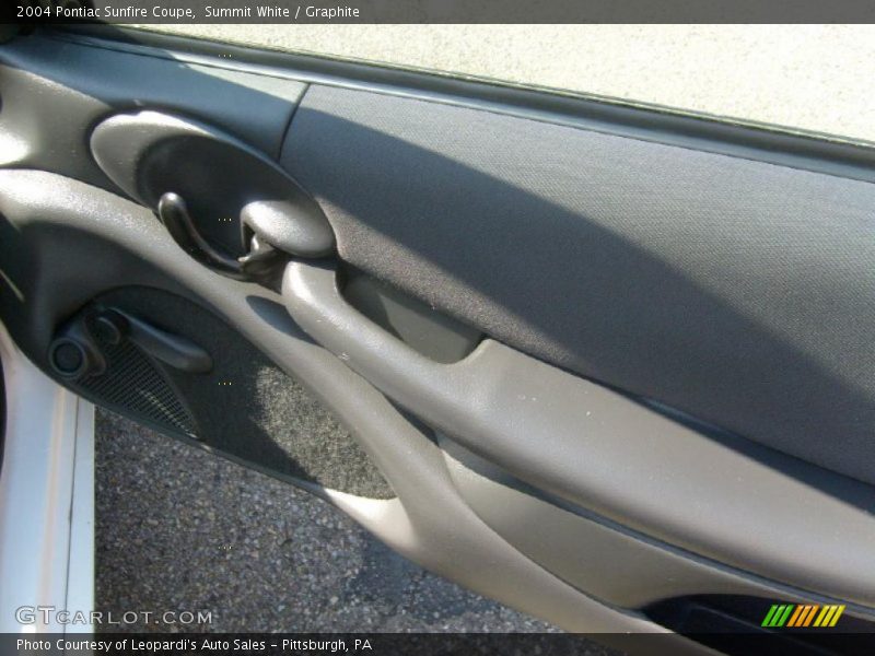 Summit White / Graphite 2004 Pontiac Sunfire Coupe