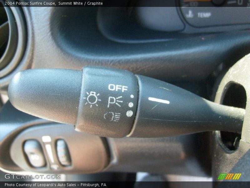 Summit White / Graphite 2004 Pontiac Sunfire Coupe