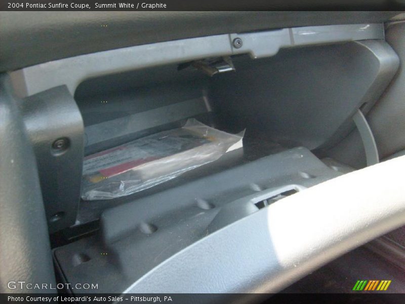 Summit White / Graphite 2004 Pontiac Sunfire Coupe
