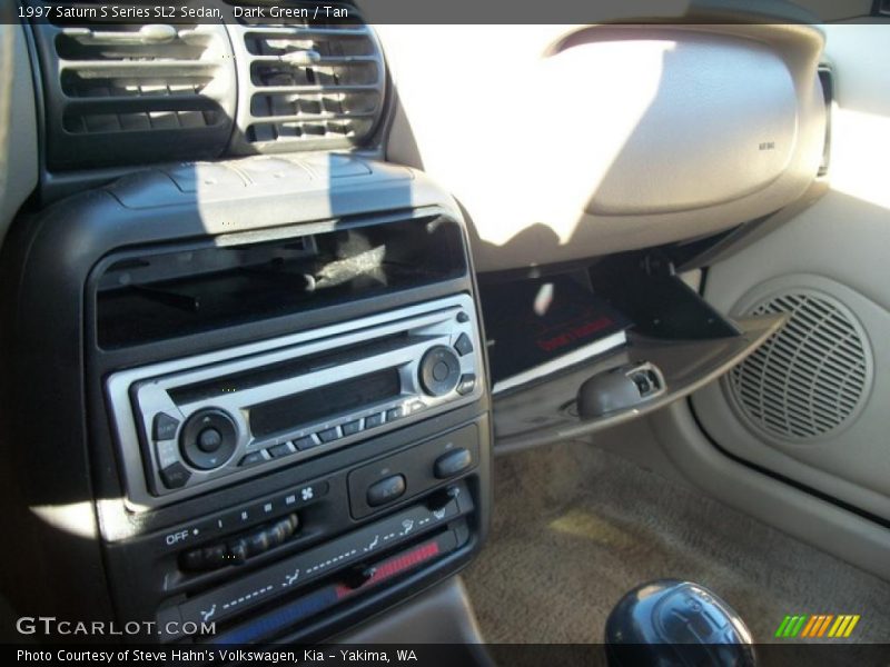 Dark Green / Tan 1997 Saturn S Series SL2 Sedan