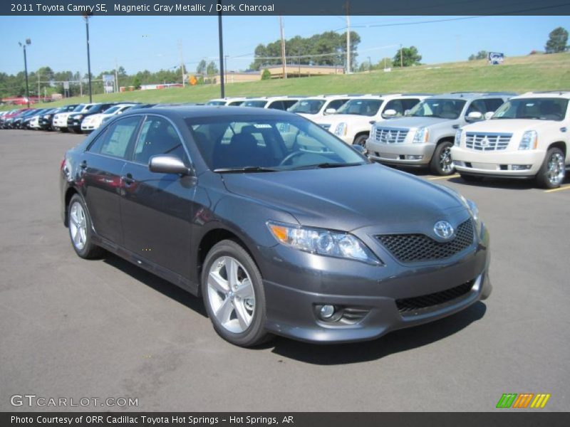 Magnetic Gray Metallic / Dark Charcoal 2011 Toyota Camry SE