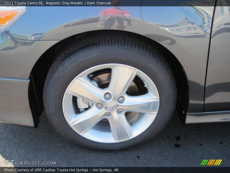 Magnetic Gray Metallic / Dark Charcoal 2011 Toyota Camry SE