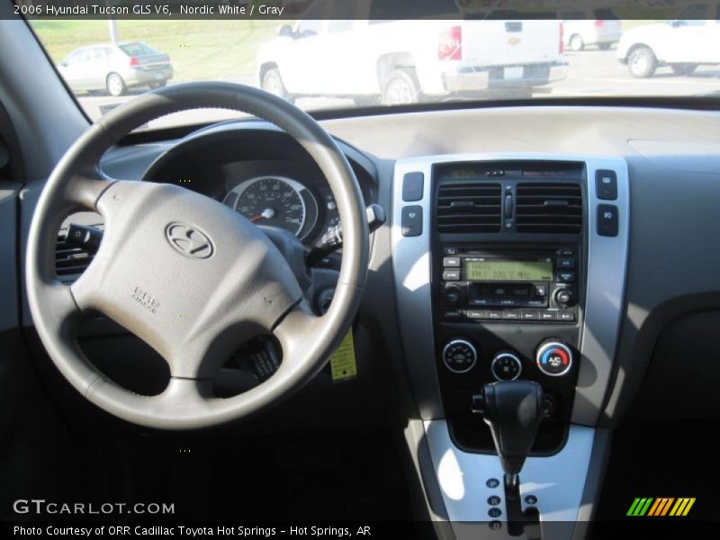 Nordic White / Gray 2006 Hyundai Tucson GLS V6