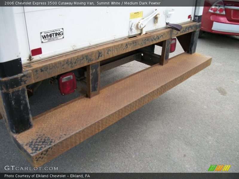 Summit White / Medium Dark Pewter 2006 Chevrolet Express 3500 Cutaway Moving Van