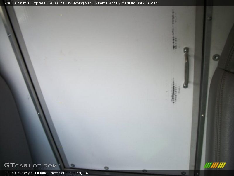 Summit White / Medium Dark Pewter 2006 Chevrolet Express 3500 Cutaway Moving Van