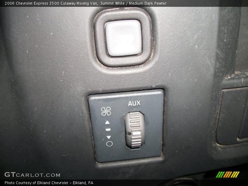 Summit White / Medium Dark Pewter 2006 Chevrolet Express 3500 Cutaway Moving Van