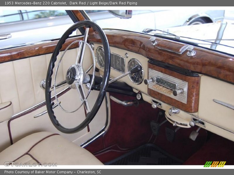 Dashboard of 1953 220 Cabriolet