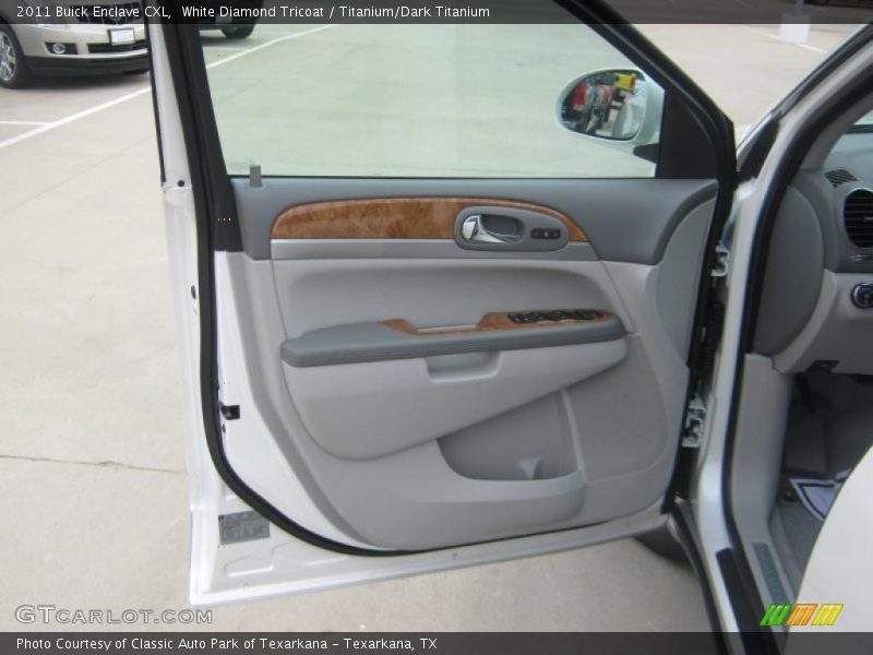 White Diamond Tricoat / Titanium/Dark Titanium 2011 Buick Enclave CXL