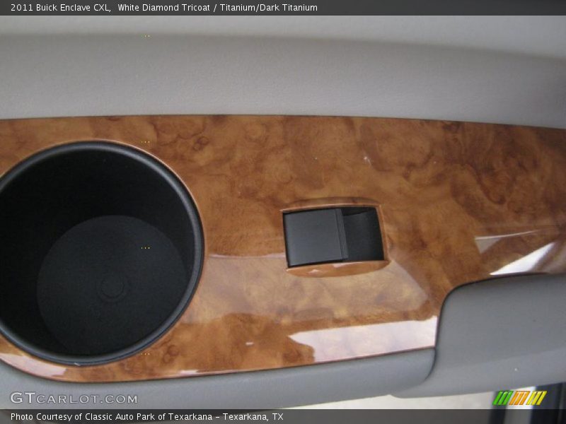 White Diamond Tricoat / Titanium/Dark Titanium 2011 Buick Enclave CXL