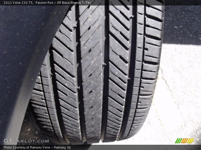Passion Red / Off Black/Blonde T-Tec 2011 Volvo C30 T5
