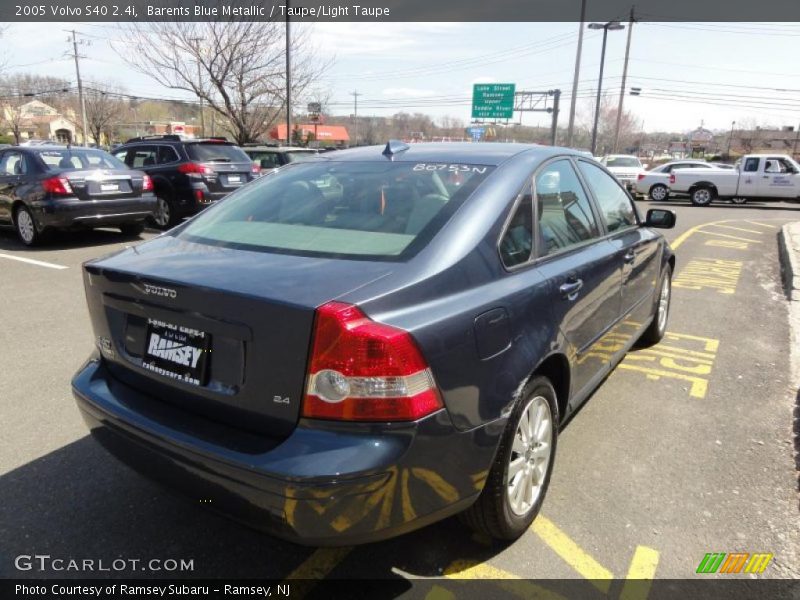 Barents Blue Metallic / Taupe/Light Taupe 2005 Volvo S40 2.4i