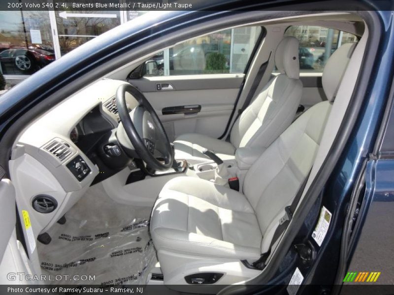 Barents Blue Metallic / Taupe/Light Taupe 2005 Volvo S40 2.4i