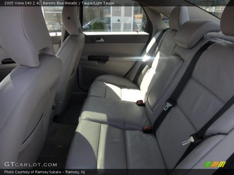 Barents Blue Metallic / Taupe/Light Taupe 2005 Volvo S40 2.4i