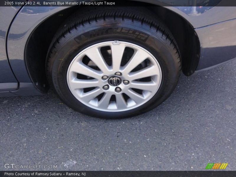 Barents Blue Metallic / Taupe/Light Taupe 2005 Volvo S40 2.4i
