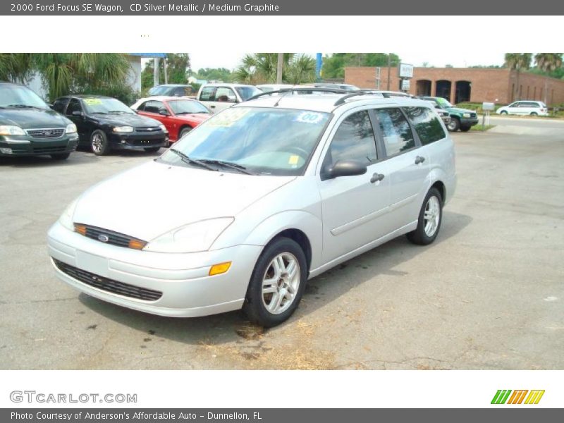 Front 3/4 View of 2000 Focus SE Wagon