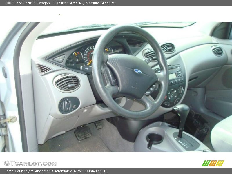 CD Silver Metallic / Medium Graphite 2000 Ford Focus SE Wagon