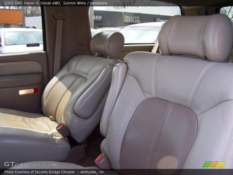 Summit White / Sandstone 2002 GMC Yukon XL Denali AWD