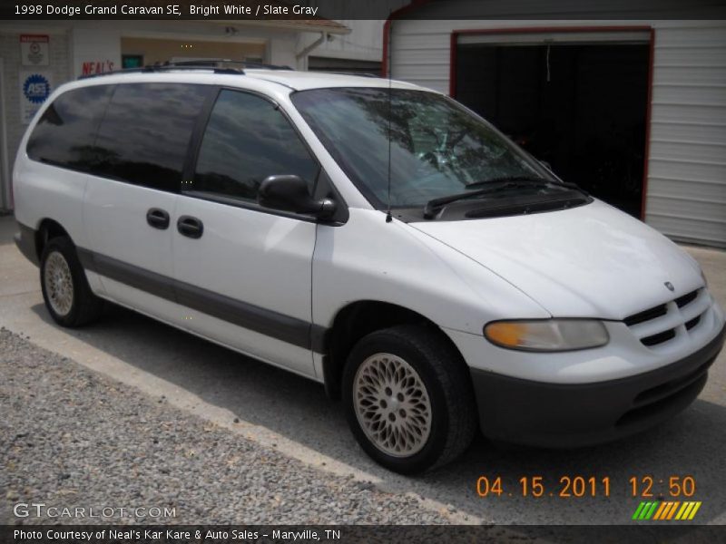 Bright White / Slate Gray 1998 Dodge Grand Caravan SE