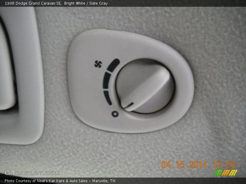 Bright White / Slate Gray 1998 Dodge Grand Caravan SE