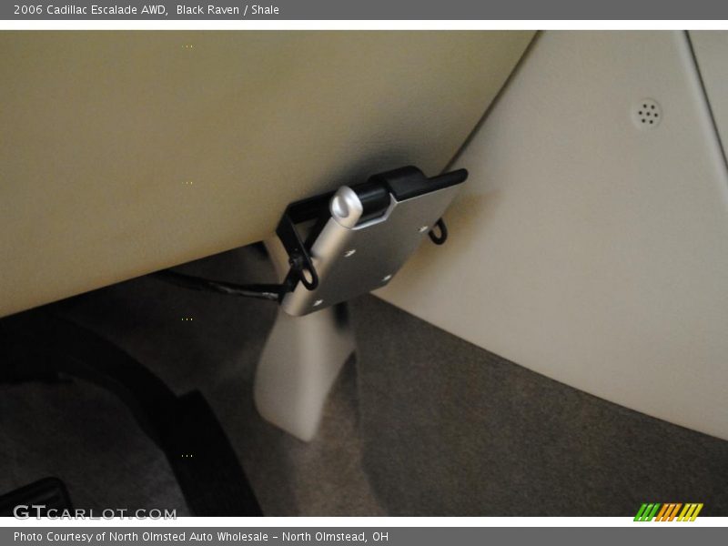 Black Raven / Shale 2006 Cadillac Escalade AWD