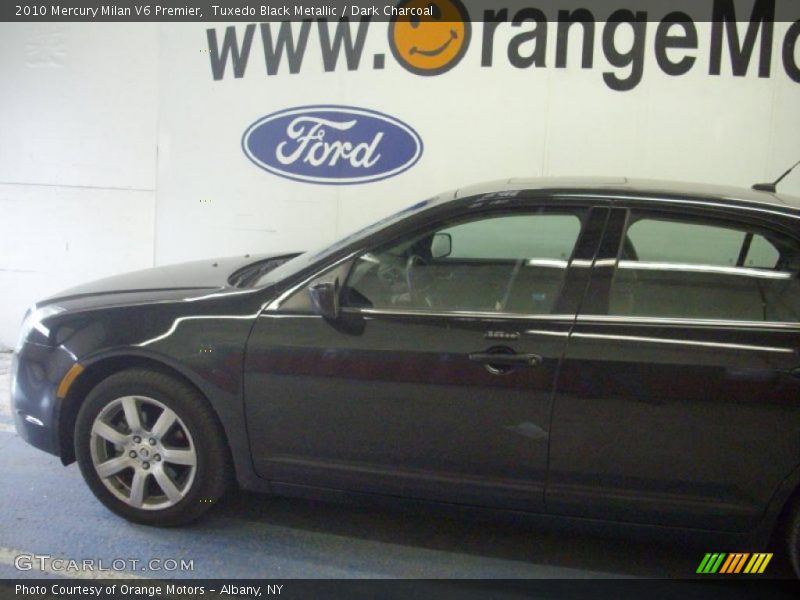 Tuxedo Black Metallic / Dark Charcoal 2010 Mercury Milan V6 Premier