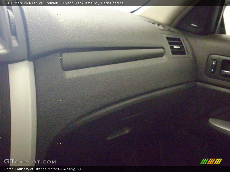 Tuxedo Black Metallic / Dark Charcoal 2010 Mercury Milan V6 Premier
