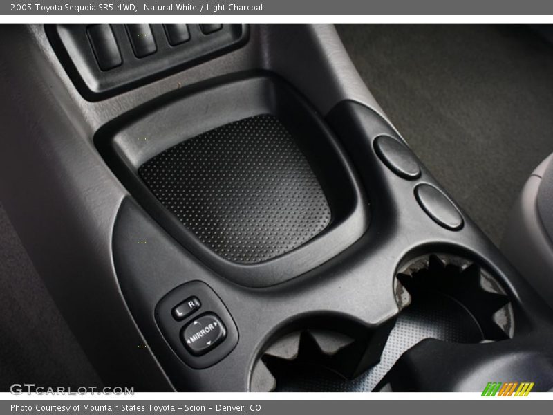 Natural White / Light Charcoal 2005 Toyota Sequoia SR5 4WD