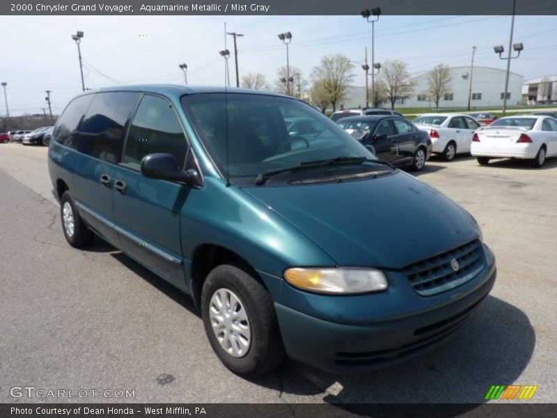 Front 3/4 View of 2000 Grand Voyager 
