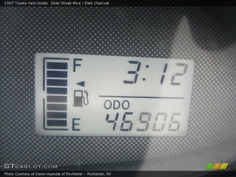 Silver Streak Mica / Dark Charcoal 2007 Toyota Yaris Sedan