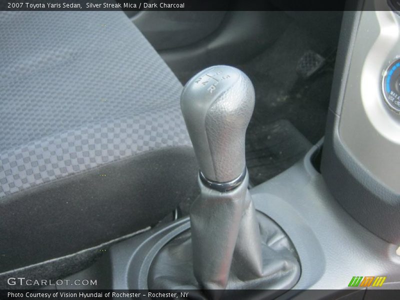 Silver Streak Mica / Dark Charcoal 2007 Toyota Yaris Sedan