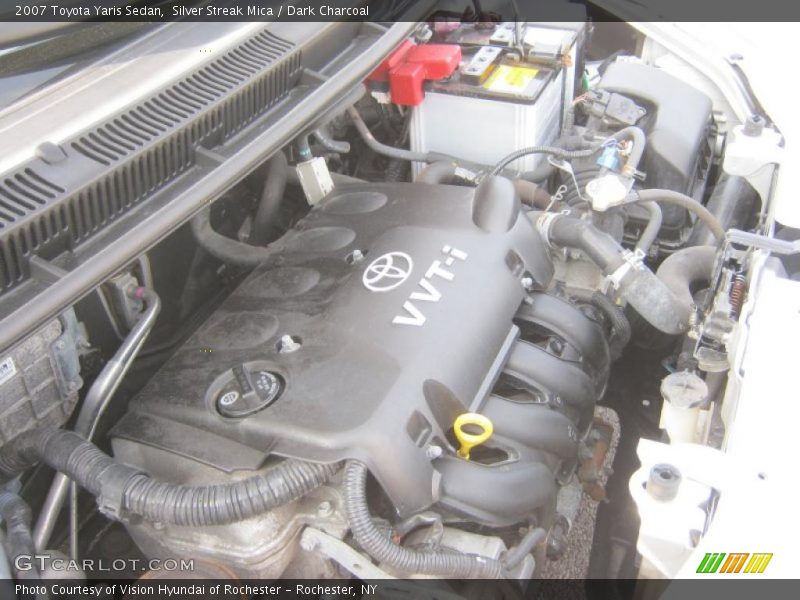Silver Streak Mica / Dark Charcoal 2007 Toyota Yaris Sedan