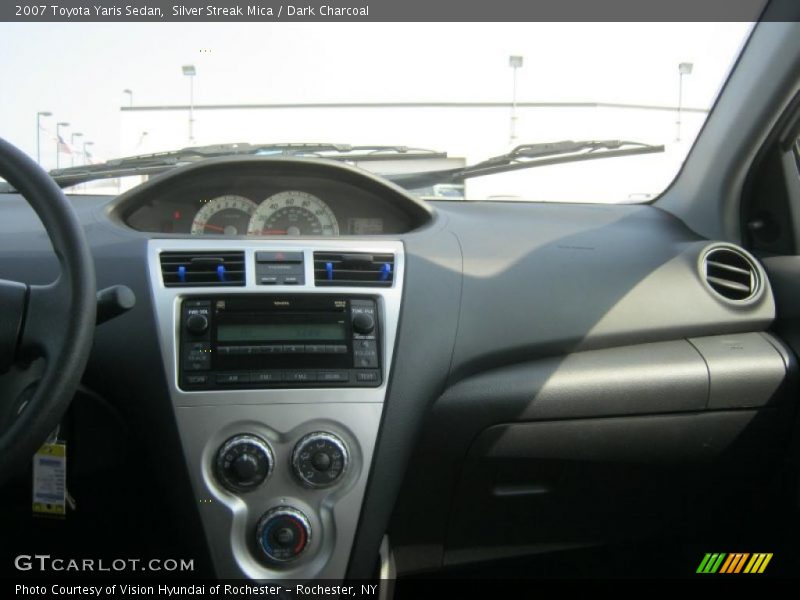 Silver Streak Mica / Dark Charcoal 2007 Toyota Yaris Sedan