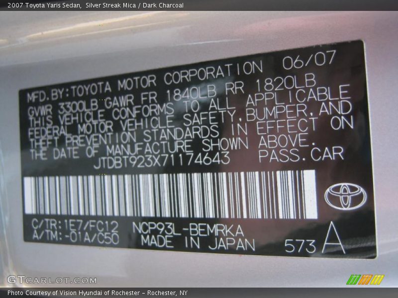 Silver Streak Mica / Dark Charcoal 2007 Toyota Yaris Sedan